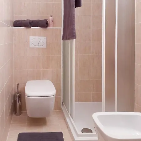 Renovierte Mit Pool, Sauna Und Parkplatz Lejlighed